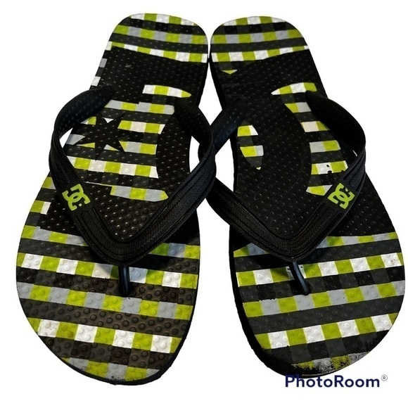 DC green and black flip flops men’s size 11 - Picture 1 of 10